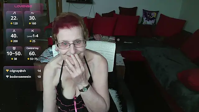 HeisseomaOriginal online show from 01-28-25, 12:00