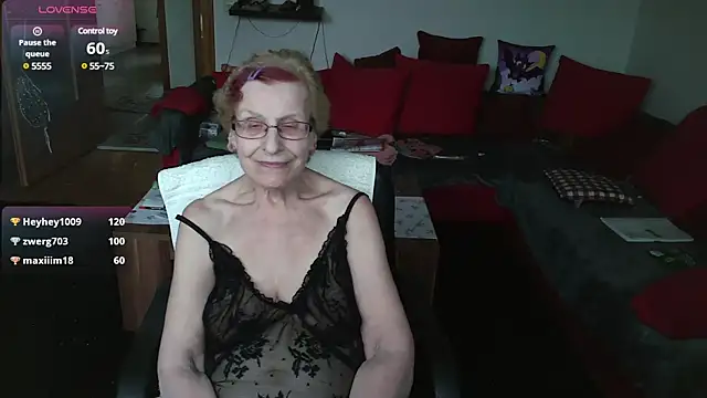 HeisseomaOriginal online show from 02-25-25, 02:33