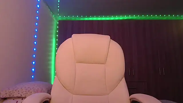 Selene93 online show from 02-06-25, 10:43