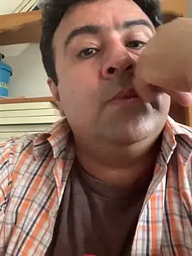 Snapshot of EmilianoGt chatting on 10-07-25, 09:12 EmilianoGt online show from 10-07-25, 09:12