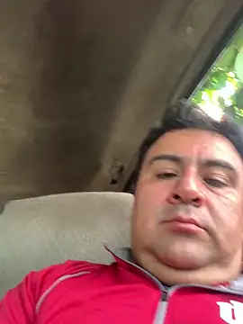 Snapshot of EmilianoGt chatting on 10-16-25, 08:32 EmilianoGt online show from 10-16-25, 08:32