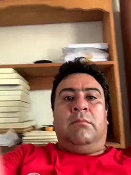 Snapshot of EmilianoGt chatting on 10-17-25, 09:17 EmilianoGt online show from 10-17-25, 09:17