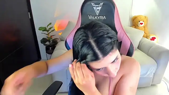 eval lee18 online show from 02-11-26, 03:33