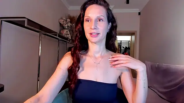 Snapshot of Mila_Anders chatting on 09-10-25, 04:56 Mila Anders online show from 09-10-25, 04:56