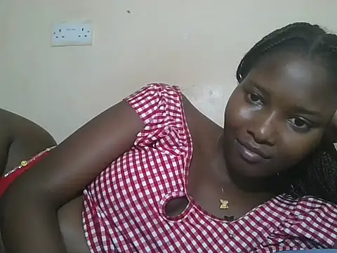 Snapshot of sexyjanett chatting on 10-13-25, 08:09 sexyjanett online show from 10-13-25, 08:09