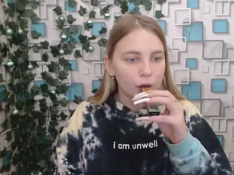 Snapshot of klerkarina chatting on 12-23-24, 09:27 klerkarina online show from 12-23-24, 09:27