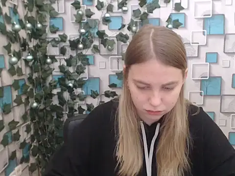 Snapshot of klerkarina chatting on 01-04-25, 06:09 klerkarina online show from 01-04-25, 06:09