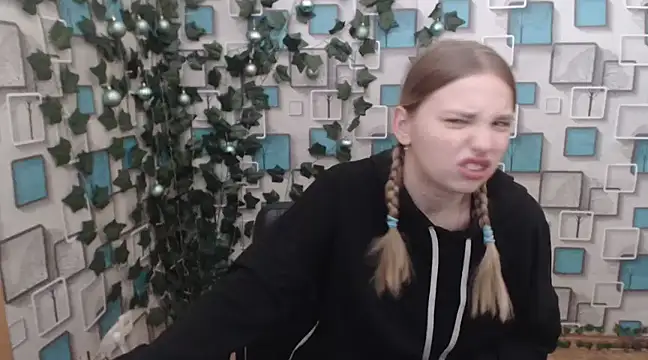 Snapshot of klerkarina chatting on 01-25-25, 06:23 klerkarina online show from 01-25-25, 06:23