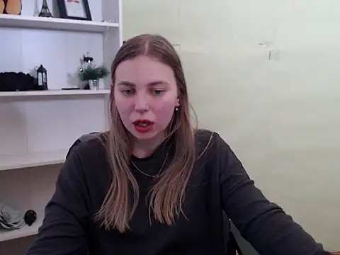 Snapshot of klerkarina chatting on 02-13-25, 06:20 klerkarina online show from 02-13-25, 06:20