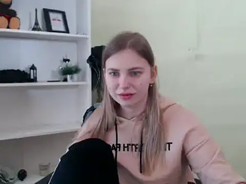 Snapshot of klerkarina chatting on 02-13-25, 09:41 klerkarina online show from 02-13-25, 09:41