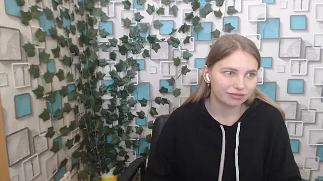 Snapshot of klerkarina chatting on 02-18-25, 09:21 klerkarina online show from 02-18-25, 09:21