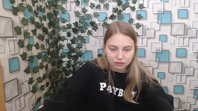 Snapshot of klerkarina chatting on 02-19-25, 06:11 klerkarina online show from 02-19-25, 06:11