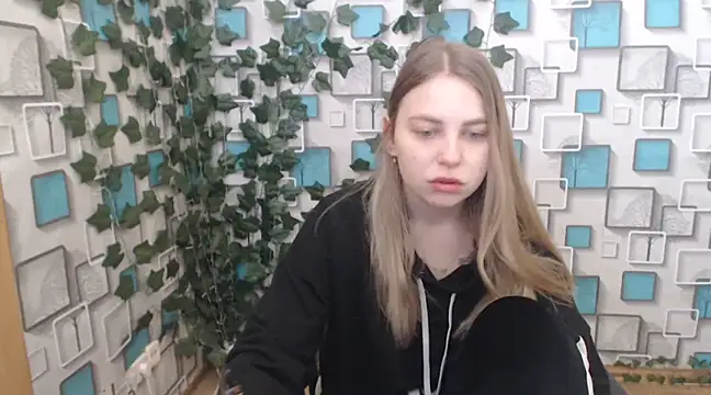 Snapshot of klerkarina chatting on 02-20-25, 05:44 klerkarina online show from 02-20-25, 05:44