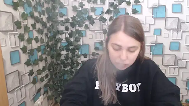 Snapshot of klerkarina chatting on 02-21-25, 05:35 klerkarina online show from 02-21-25, 05:35