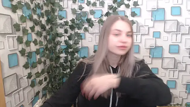 Snapshot of klerkarina chatting on 02-22-25, 05:44 klerkarina online show from 02-22-25, 05:44