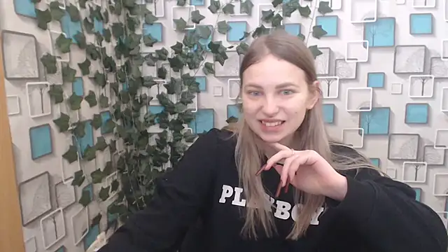 Snapshot of klerkarina chatting on 03-05-25, 05:40 klerkarina online show from 03-05-25, 05:40