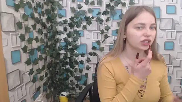 Snapshot of klerkarina chatting on 03-08-25, 06:54 klerkarina online show from 03-08-25, 06:54