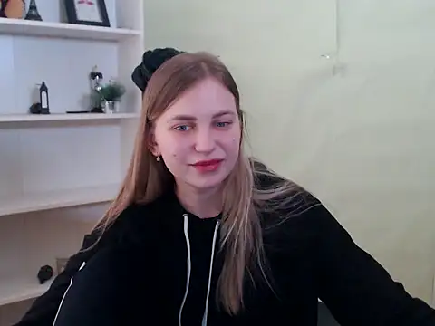 Snapshot of klerkarina chatting on 03-18-25, 09:09 klerkarina online show from 03-18-25, 09:09