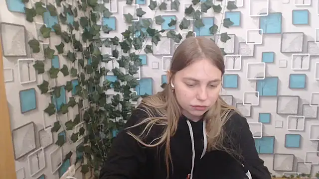 Snapshot of klerkarina chatting on 03-21-25, 09:23 klerkarina online show from 03-21-25, 09:23