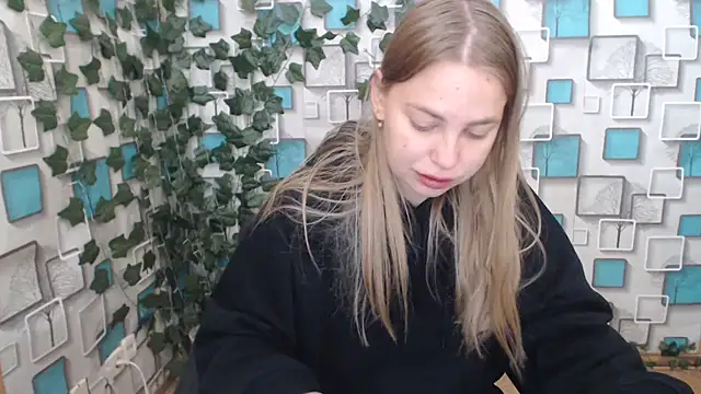 Snapshot of klerkarina chatting on 10-03-25, 05:15 klerkarina online show from 10-03-25, 05:15