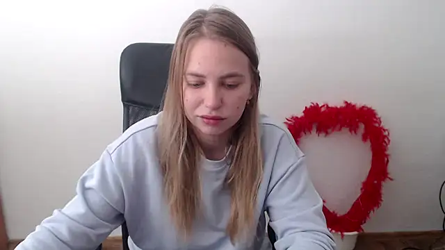 Snapshot of klerkarina chatting on 10-19-25, 04:46 klerkarina online show from 10-19-25, 04:46