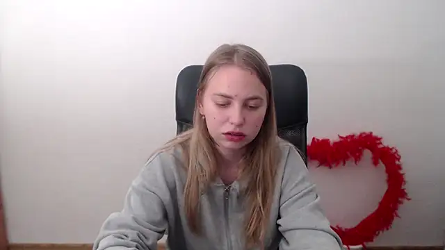 Snapshot of klerkarina chatting on 10-21-25, 07:31 klerkarina online show from 10-21-25, 07:31