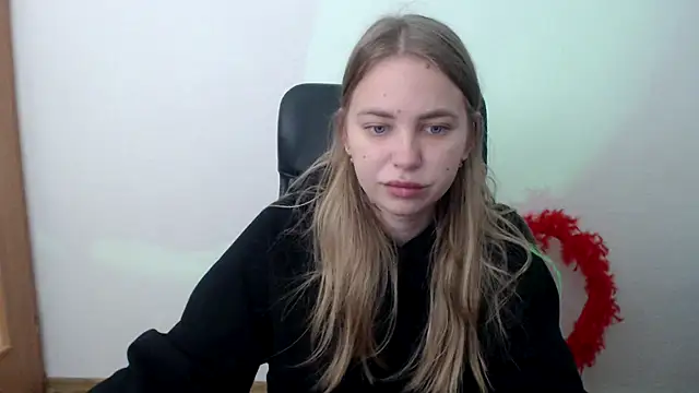 Snapshot of klerkarina chatting on 10-23-25, 04:34 klerkarina online show from 10-23-25, 04:34