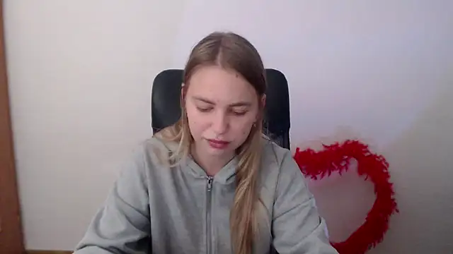 Snapshot of klerkarina chatting on 10-26-25, 05:46 klerkarina online show from 10-26-25, 05:46