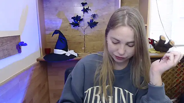 Snapshot of klerkarina chatting on 11-03-25, 06:14 klerkarina online show from 11-03-25, 06:14