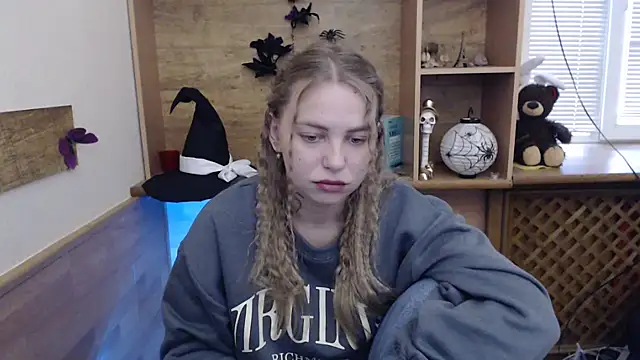 Snapshot of klerkarina chatting on 11-05-25, 05:51 klerkarina online show from 11-05-25, 05:51