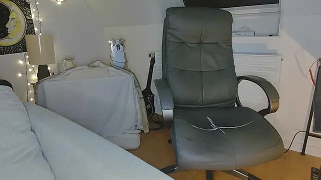 Nyl0nnickb0y online show from 02-15-26, 07:54