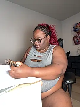 SexyHugeblackTitties online show from 11-12-25, 08:30