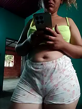 Snapshot of ValeriaSantos- chatting on 12-21-24, 11:11 ValeriaSantos- online show from 12-21-24, 11:11