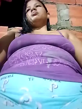 Snapshot of ValeriaSantos- chatting on 12-28-24, 01:29 ValeriaSantos- online show from 12-28-24, 01:29