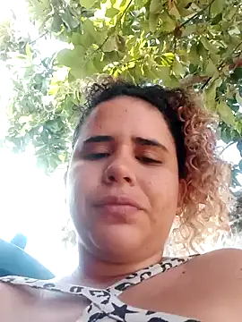 Snapshot of ValeriaSantos- chatting on 01-09-25, 01:45 ValeriaSantos- online show from 01-09-25, 01:45