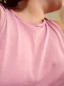 Snapshot of ValeriaSantos- chatting on 02-05-25, 06:26 ValeriaSantos- online show from 02-05-25, 06:26