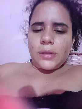 Snapshot of ValeriaSantos- chatting on 02-19-25, 03:38 ValeriaSantos- online show from 02-19-25, 03:38