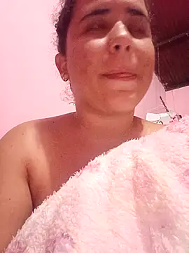 Snapshot of ValeriaSantos- chatting on 03-07-25, 04:00 ValeriaSantos- online show from 03-07-25, 04:00