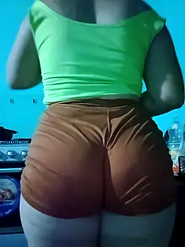 Snapshot of ValeriaSantos- chatting on 09-14-25, 11:26 ValeriaSantos- online show from 09-14-25, 11:26