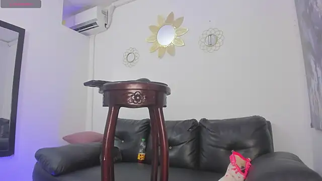 Sophia Cameron online show from 01-20-25, 04:32