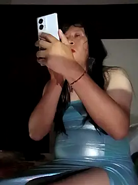 Snapshot of karlaalva chatting on 10-27-25, 06:50 karlaalva online show from 10-27-25, 06:50