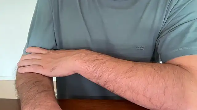 qualunque 21 online show from 09-15-25, 04:07