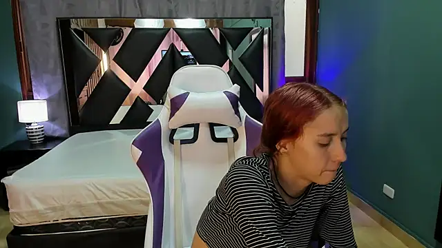 Linda4Petite online show from 12-21-24, 06:12