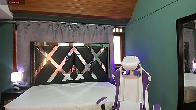 Linda4Petite online show from 12-31-24, 05:51