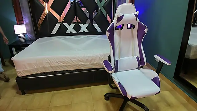 Linda4Petite online show from 02-03-25, 05:56