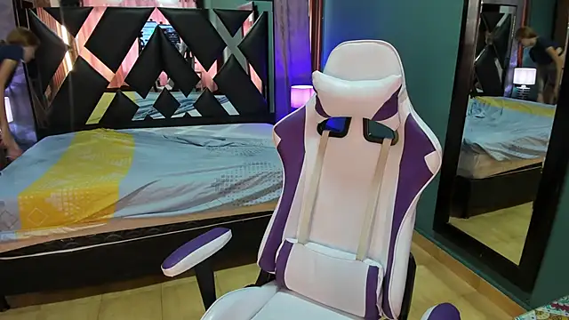 Linda4Petite online show from 02-08-25, 06:01