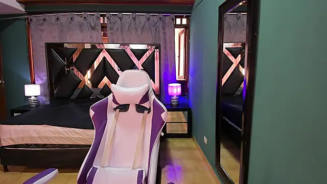 Linda4Petite online show from 02-19-25, 06:10