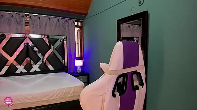 Linda4Petite online show from 03-08-25, 06:16