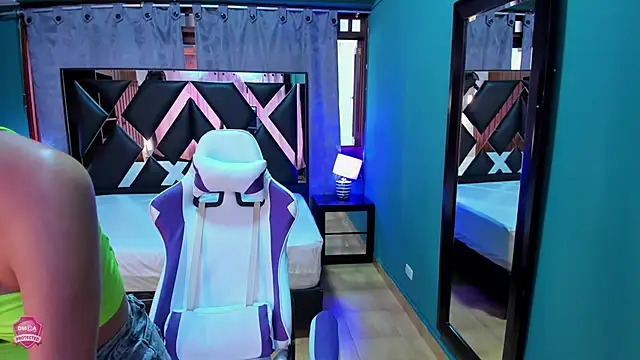 Linda4Petite online show from 03-11-25, 06:19