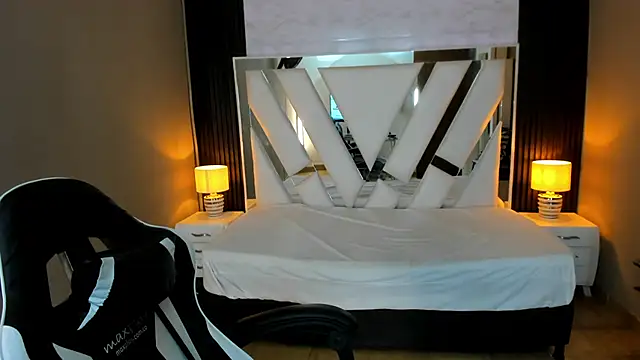 Linda4Petite online show from 01-11-26, 01:38